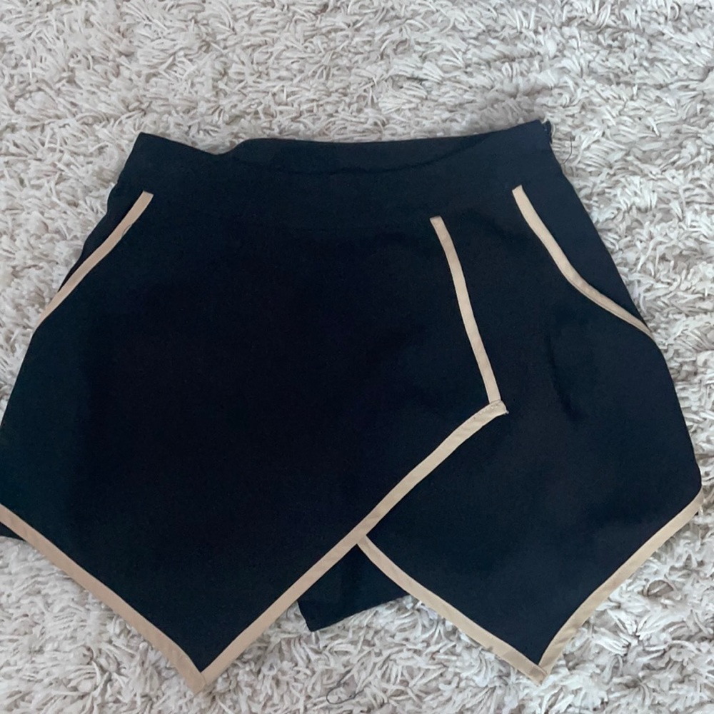 Black Skort